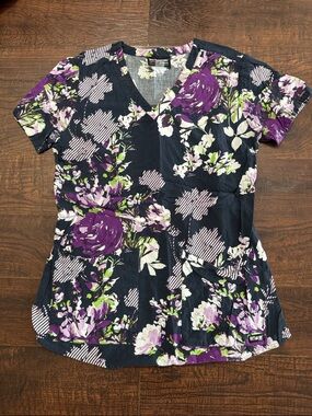 Grey’s Anatomy Women's Floral V-Neck Scrub Top - Slate Gray with Purple Floral